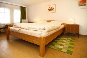 6 bedrooms, iron/ironing board, travel crib, free WiFi - Ferienhaus, Schorfheide (Schorfheide)