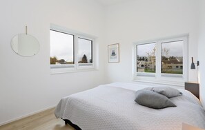 5 bedrooms, free WiFi, bed sheets - Gorgeous home in Lembruch/Dümmer See (Lembruch/Dümmer See)