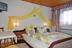 3 bedrooms, WiFi