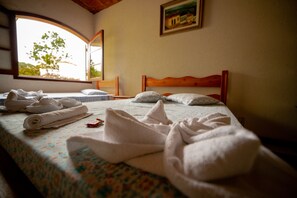 Phòng 3 | Minibar, nôi (giường cho trẻ sơ sinh) miễn phí 