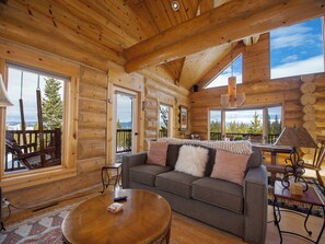 TV, fireplace, DVD player, foosball - Secluded Log Cabin on 40 Acres pet friendly & hot tub (Tabernash)