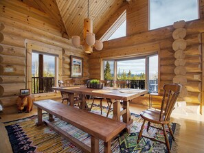 Dining - Secluded Log Cabin on 40 Acres pet friendly & hot tub (Tabernash)