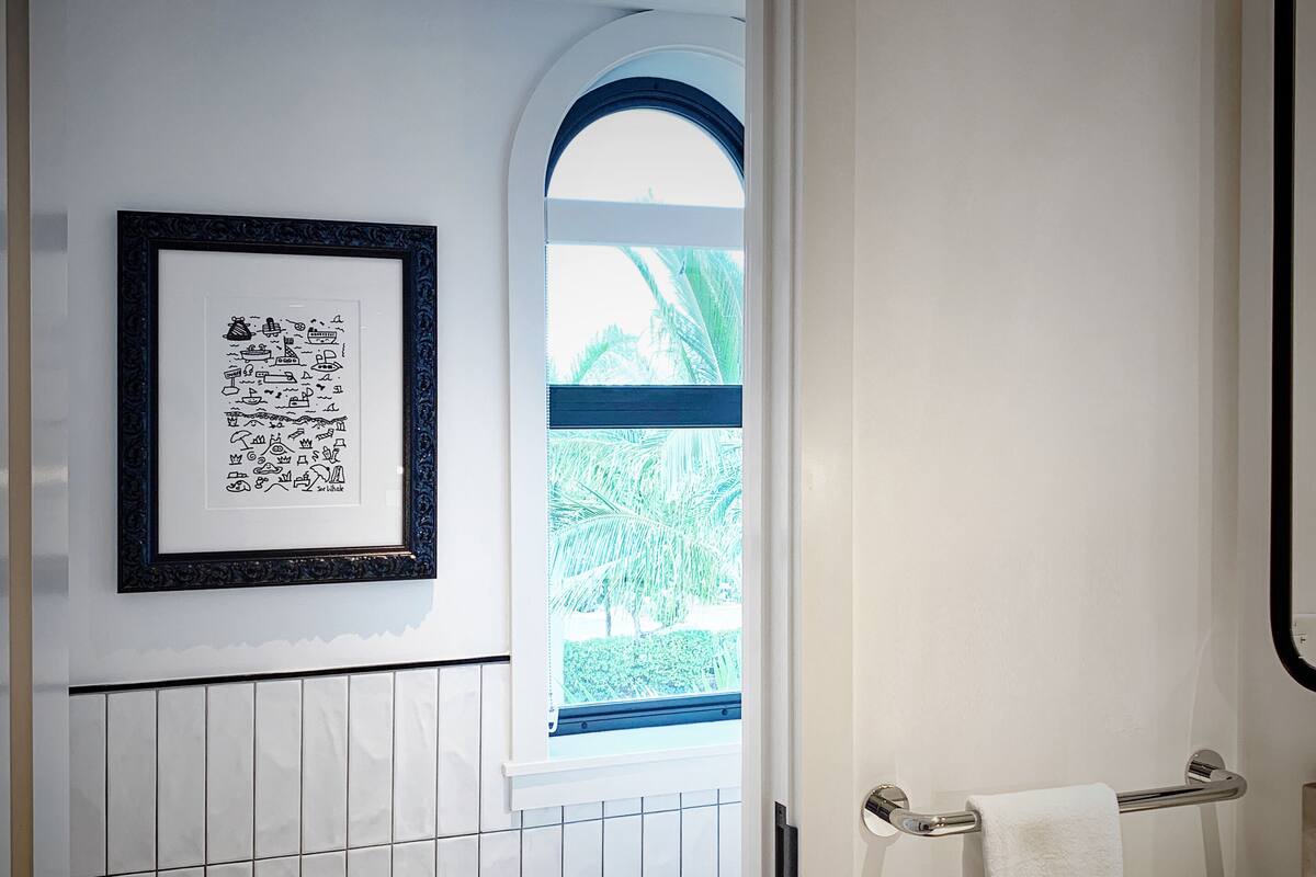 luxury penthouse 3 bedrooms | bathroom | shower, rainfall showerhead, designer toiletries, hair dryer