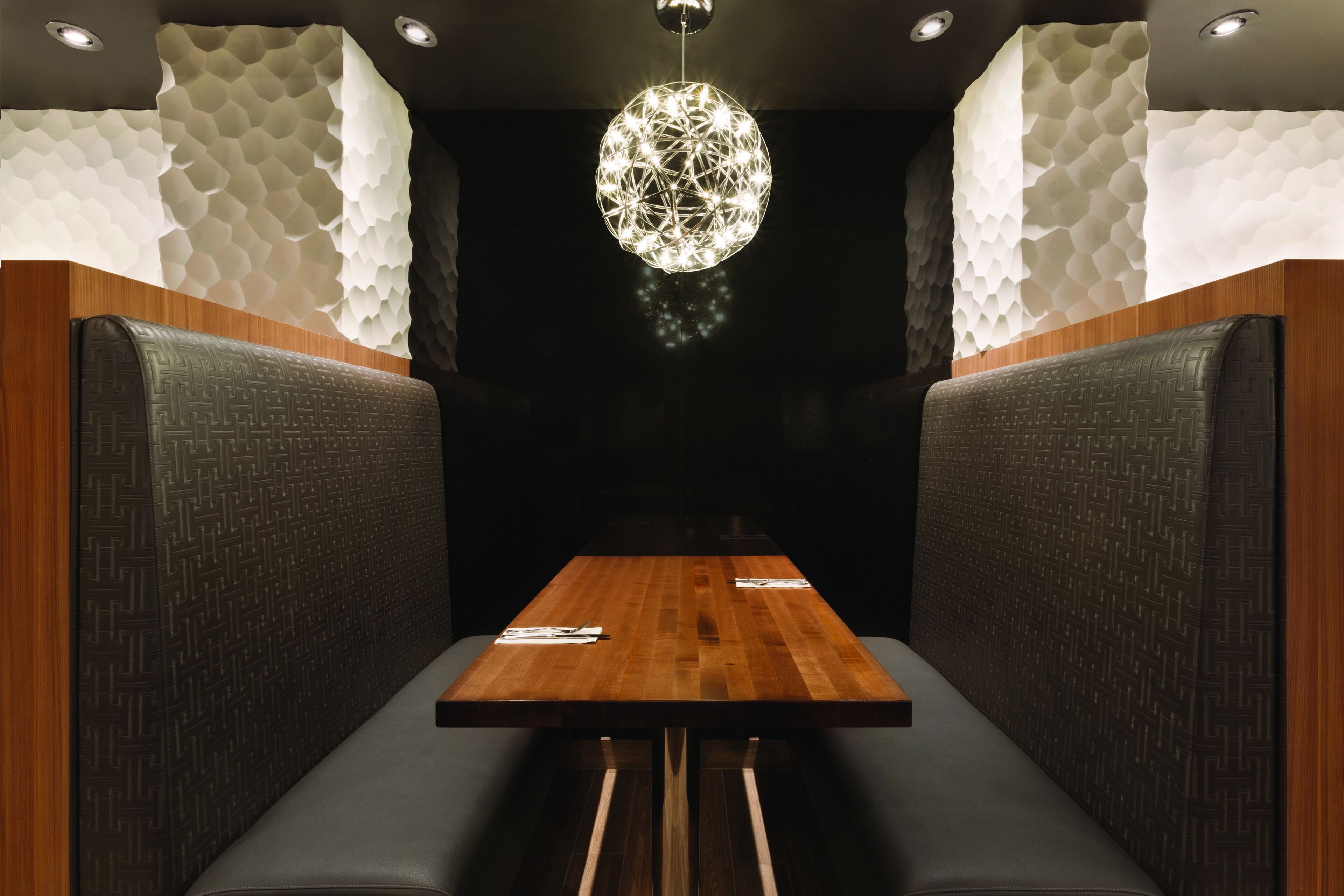 breakfast, lunch and dinner served