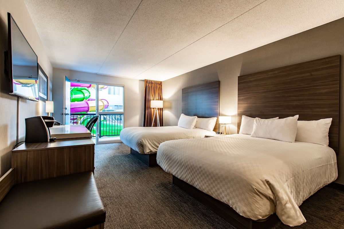 Chambre, 2 grands lits (2nd Floor Waterpark - View)