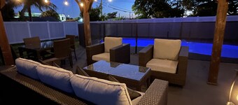 MASSIVE HOME WITH HEATED POOL, NEAR BEACH IN SUNNY SOUTH FLORIDA 