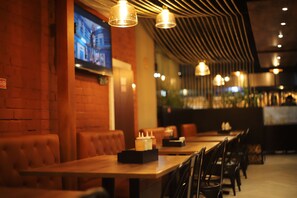 Aperto a pranzo, cena e brunch, cucina mediorientale 