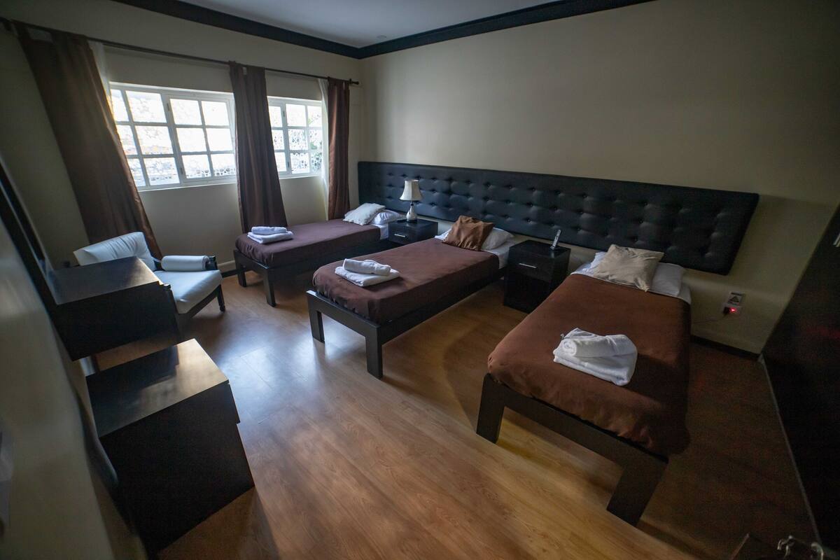Triple Room, 3 Twin Beds | Soundproofing, WiFi (free)