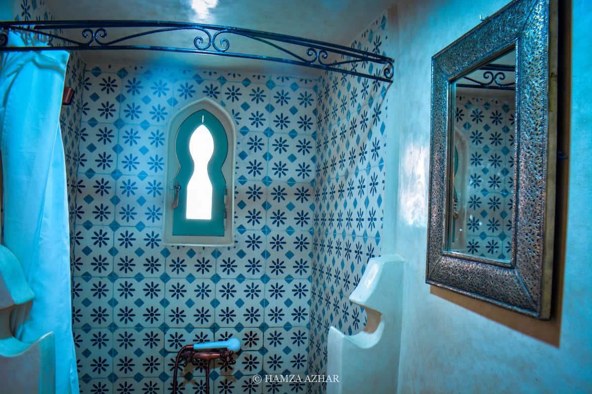 Basic Single Room | Blackout drapes, iron/ironing board (on request), WiFi (free)