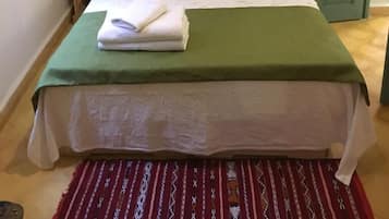 Traditional Double Room | In-room safe, iron/ironing board, free WiFi, bed sheets
