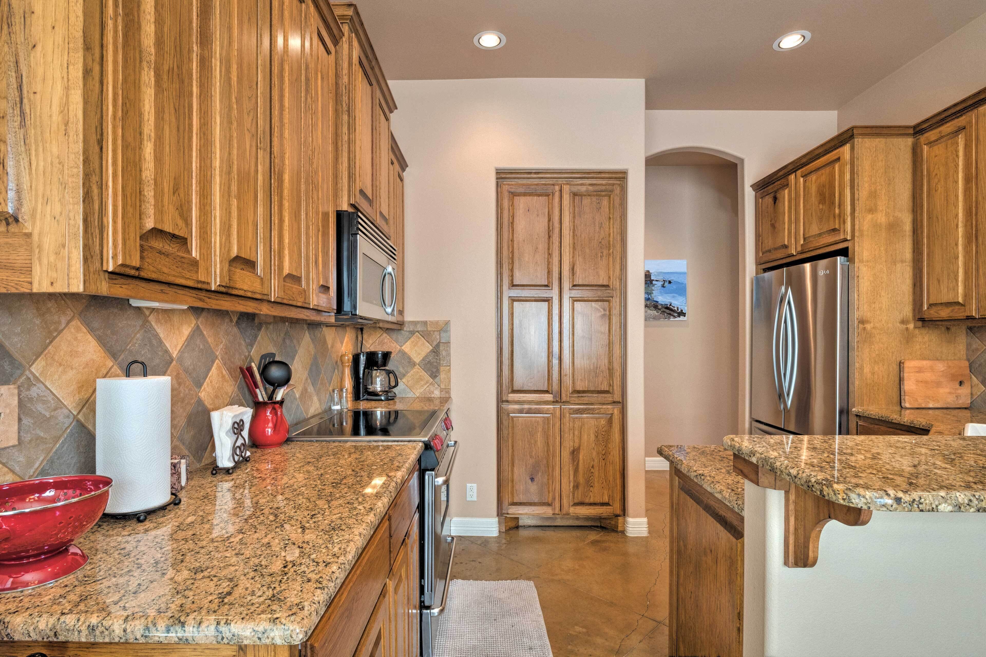 The Hills Home By Golf & 4 Mi to Lake Travis!