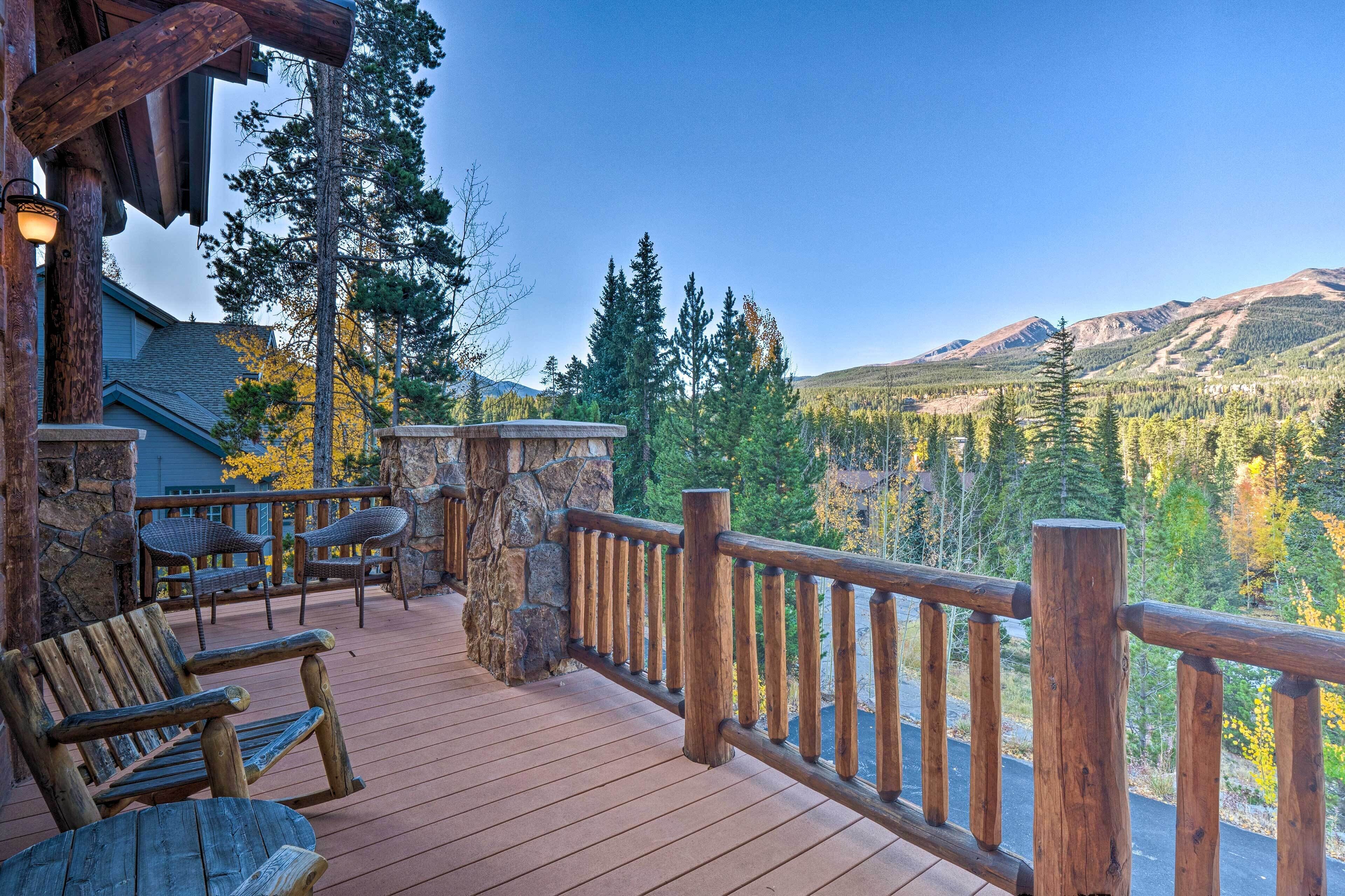 Hilltop Breck Home: Hot Tub, Views & Walk to Town