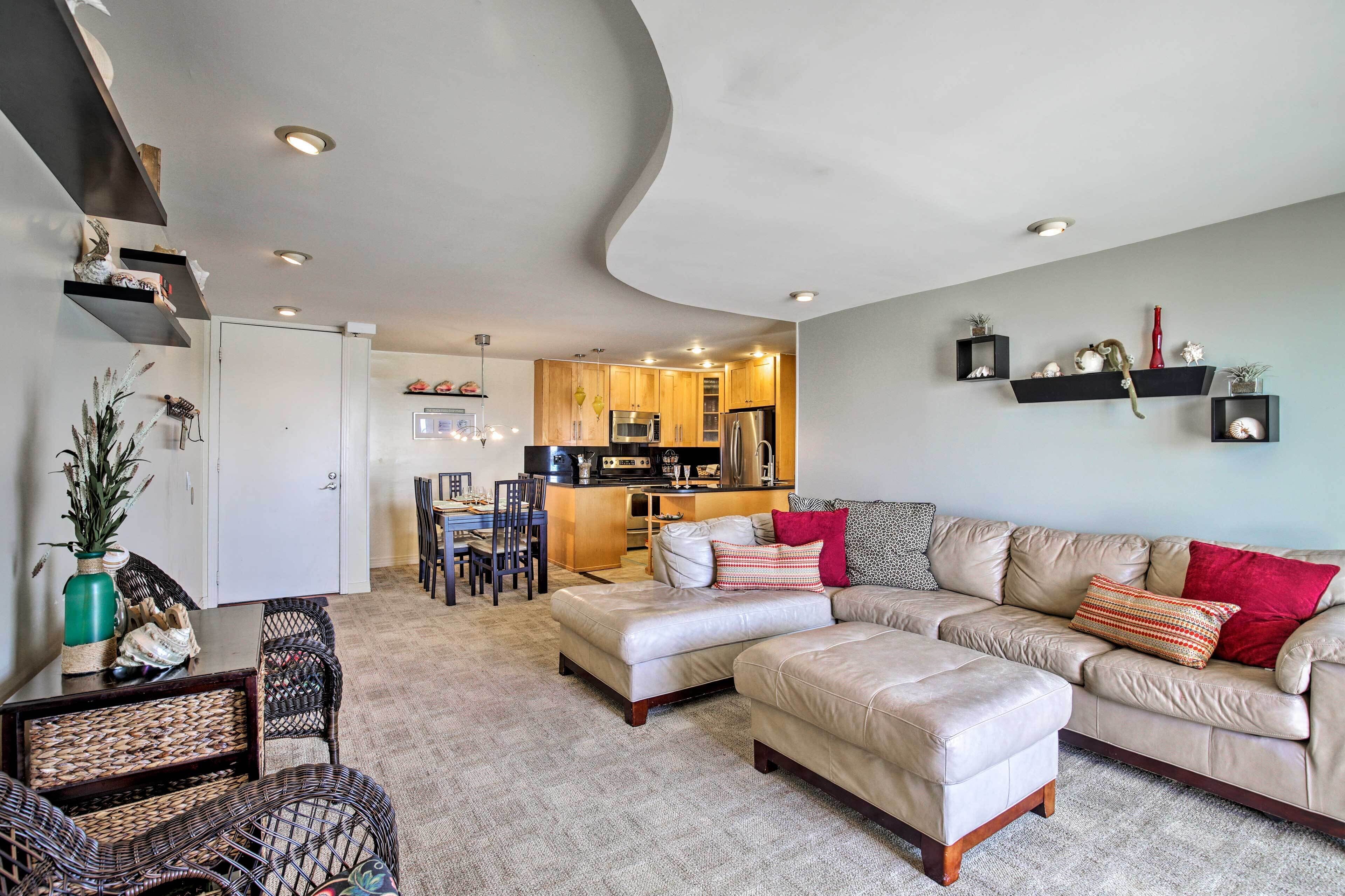 Beachfront Oceanside Condo w/ Pool & Hot Tub!