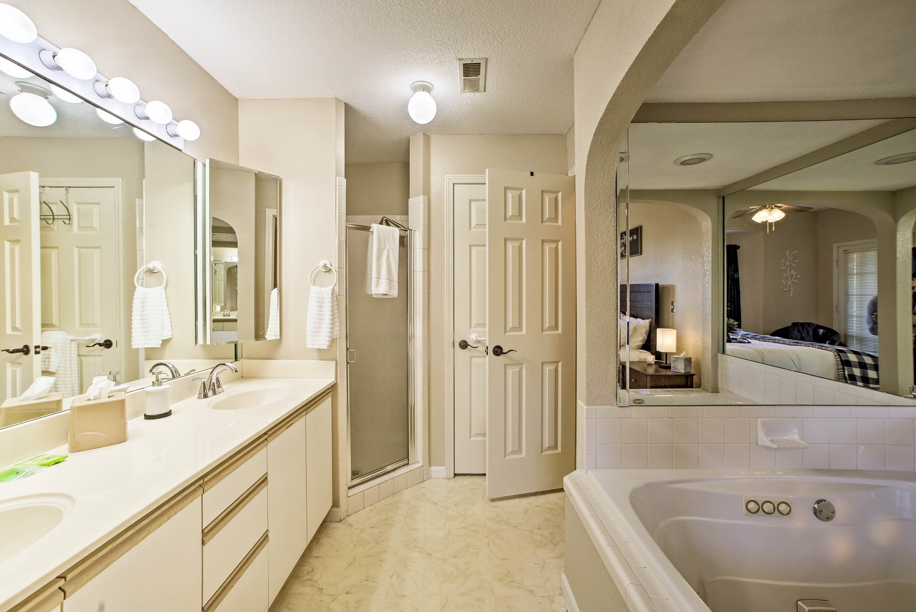 'The Ridge' Resort Condo w/ Pools + Golf Course!