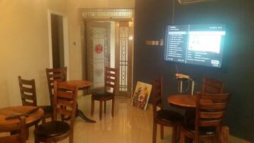 Daily continental breakfast (GHS 25 per person)