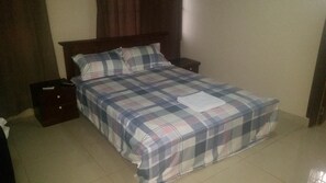 Double Room | Minibar, iron/ironing board - Frime Villa & Guest House (Kwabenya)