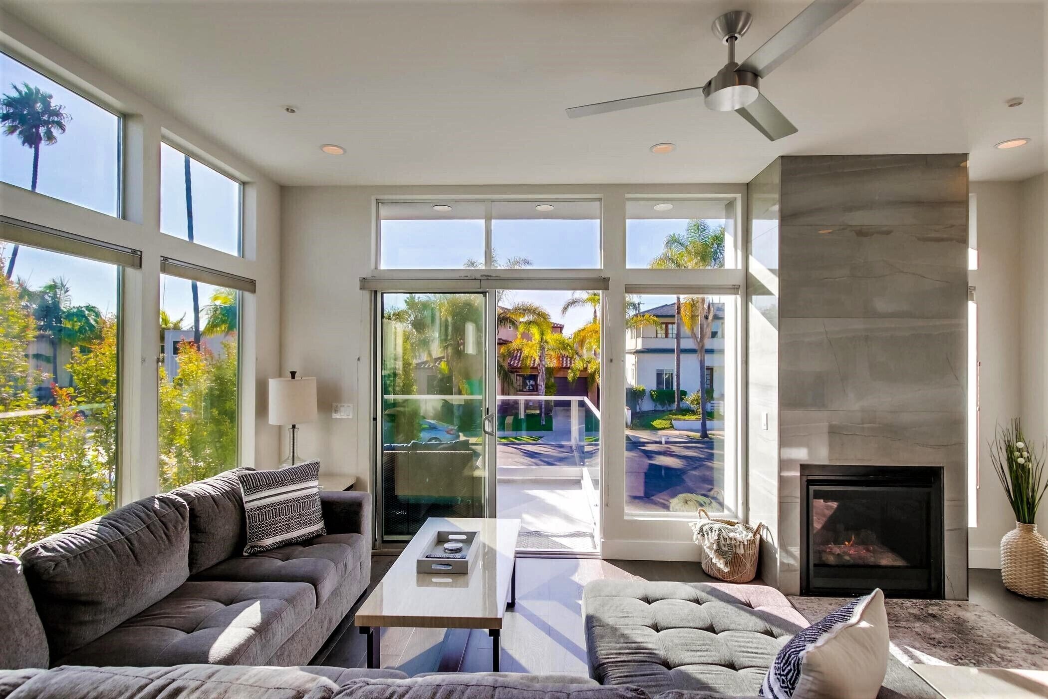 Pacific Beach Modern House with Rooftop Deck