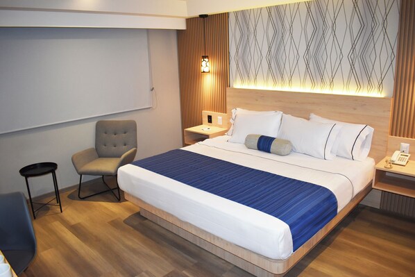 Habitació Premier, 1 llit de matrimoni gran | Caixa forta a l'habitació, decoració individual i mobiliari individual 