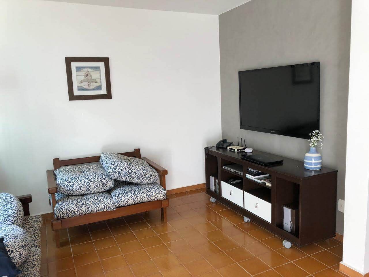 House 49 - Gated Community with pool, 24h concierge, wifi, cable tv and garden
