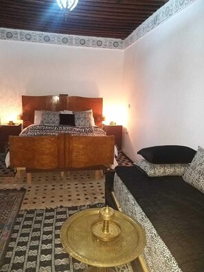 Deluxe Room (black) | 1 bedroom, free cribs/infant beds, free WiFi