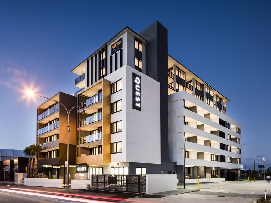 Vista frontal de la propiedad