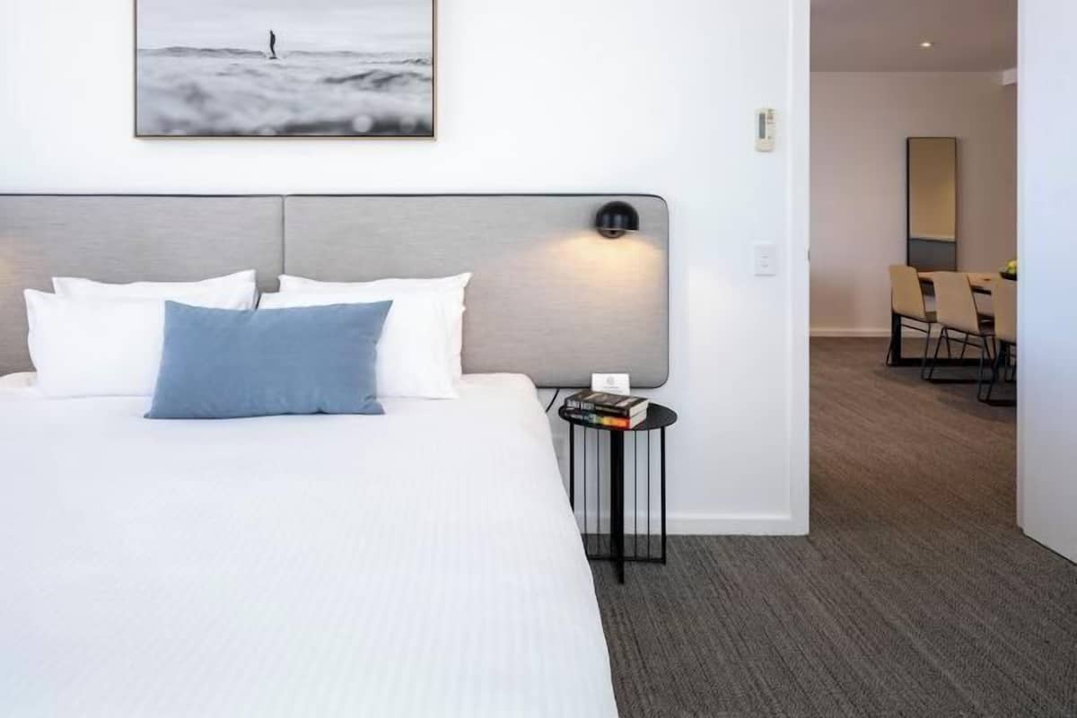 Premium bedding, pillowtop beds, in-room safe, individually decorated