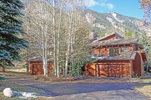 Exterior - Steps from Shuttle, Garage, 4 Bedroom + Basement, Private Scenic Setting (Vail)