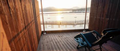 Tavanomainen huone (Ondol with Spa: Check-in 5 PM) | Parveke