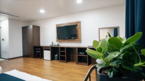 Family Twin Room | Living area - Ocean Spa Hotel (Goseong)