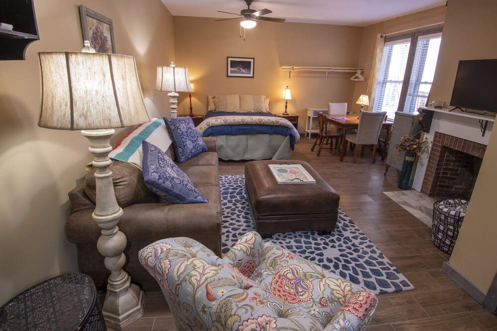Downtown Eastport Studio - Roomy and fully equipped