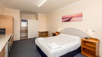 Cortinas blackout, ferros/tábuas de passar roupa, Wi-Fi de cortesia