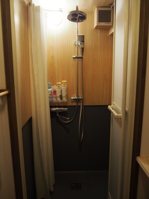 Regadera en el baño