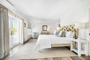 4 bedrooms, desk, iron/ironing board, travel crib