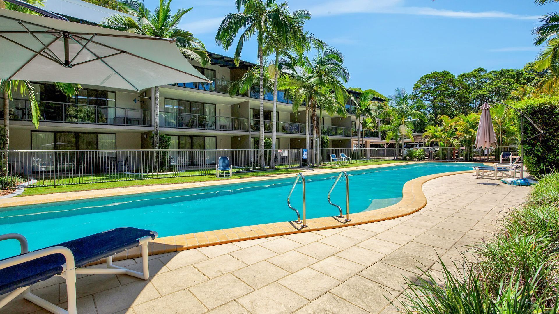 Baden 65 - Rainbow Shores. Overlooking lap pool. Ground Floor. Air Conditioning — image 3