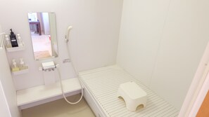 Free toiletries, towels