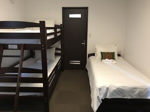 2 bedrooms, desk, iron/ironing board, cots/infant beds - Moriyuki (Furano)