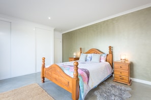 Comfort House, 2 Bedrooms | 2 bedrooms, premium bedding, individually decorated