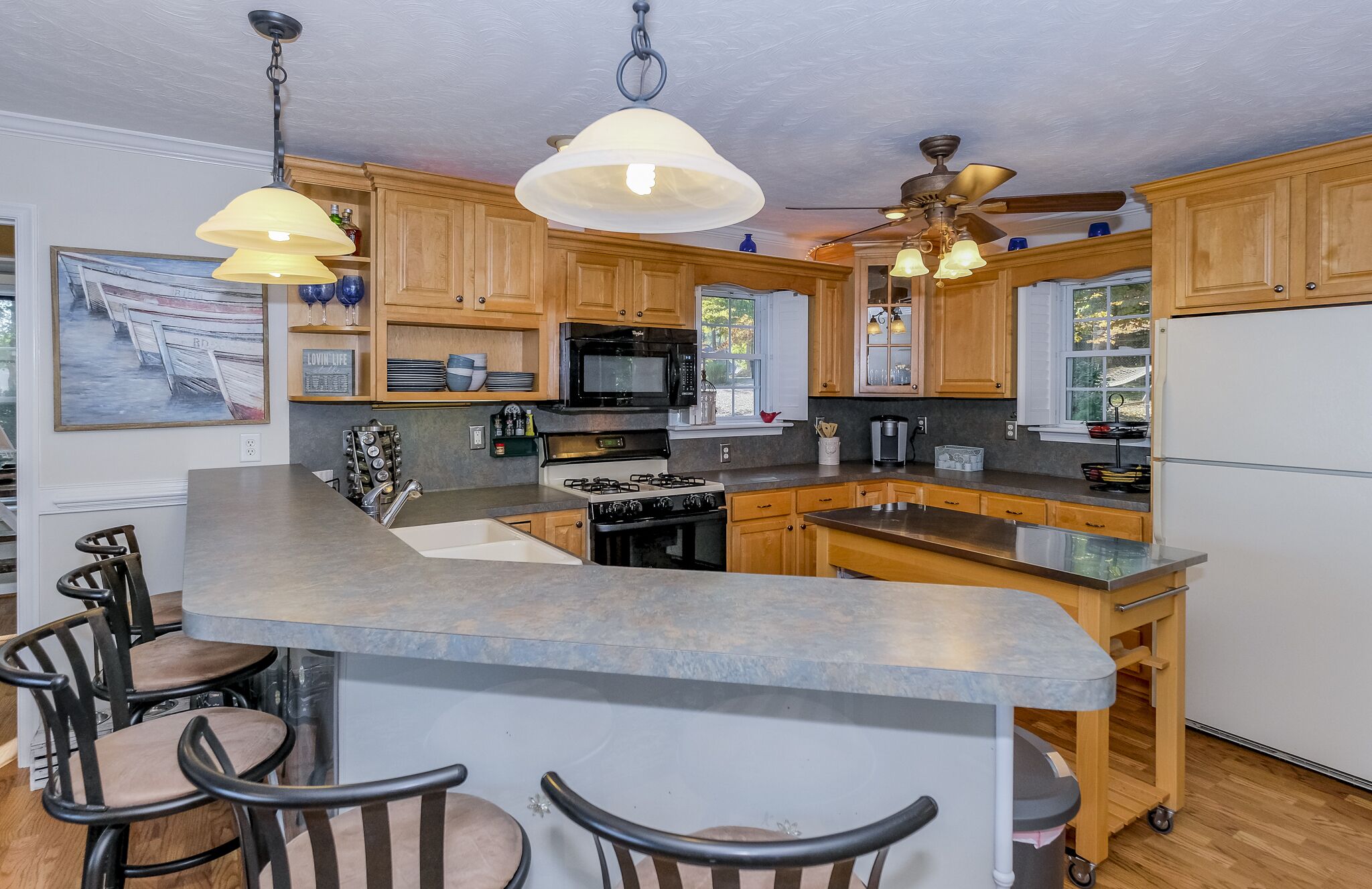 5 BR, 3.5 Bath, Game Room, Kayaks, Paddle Boards, PETS WELCOMED!