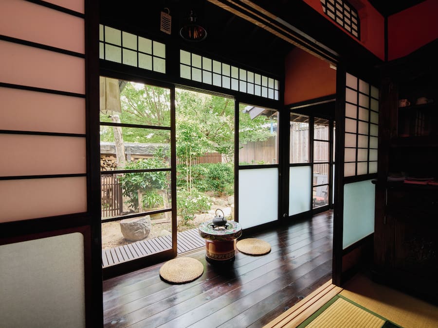 Vacation House Rental (Whole House, Non Smoking) | Courtyard