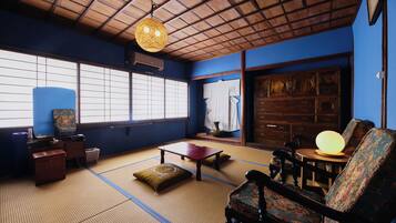 Vacation House Rental (Whole House, Non Smoking) | Individually decorated, individually furnished, desk, laptop workspace