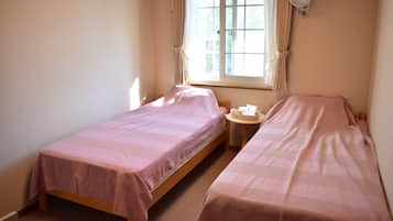 Small Western Style Room | Free WiFi