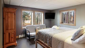 5 bedrooms, iron/ironing board, free WiFi, bed sheets