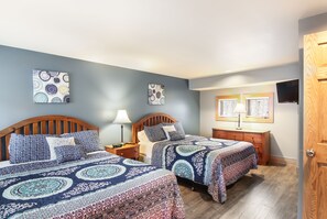 5 bedrooms, iron/ironing board, free WiFi, bed sheets - Boyne Summer HQ - Golf, Lakes & Sports Access (Boyne Falls)