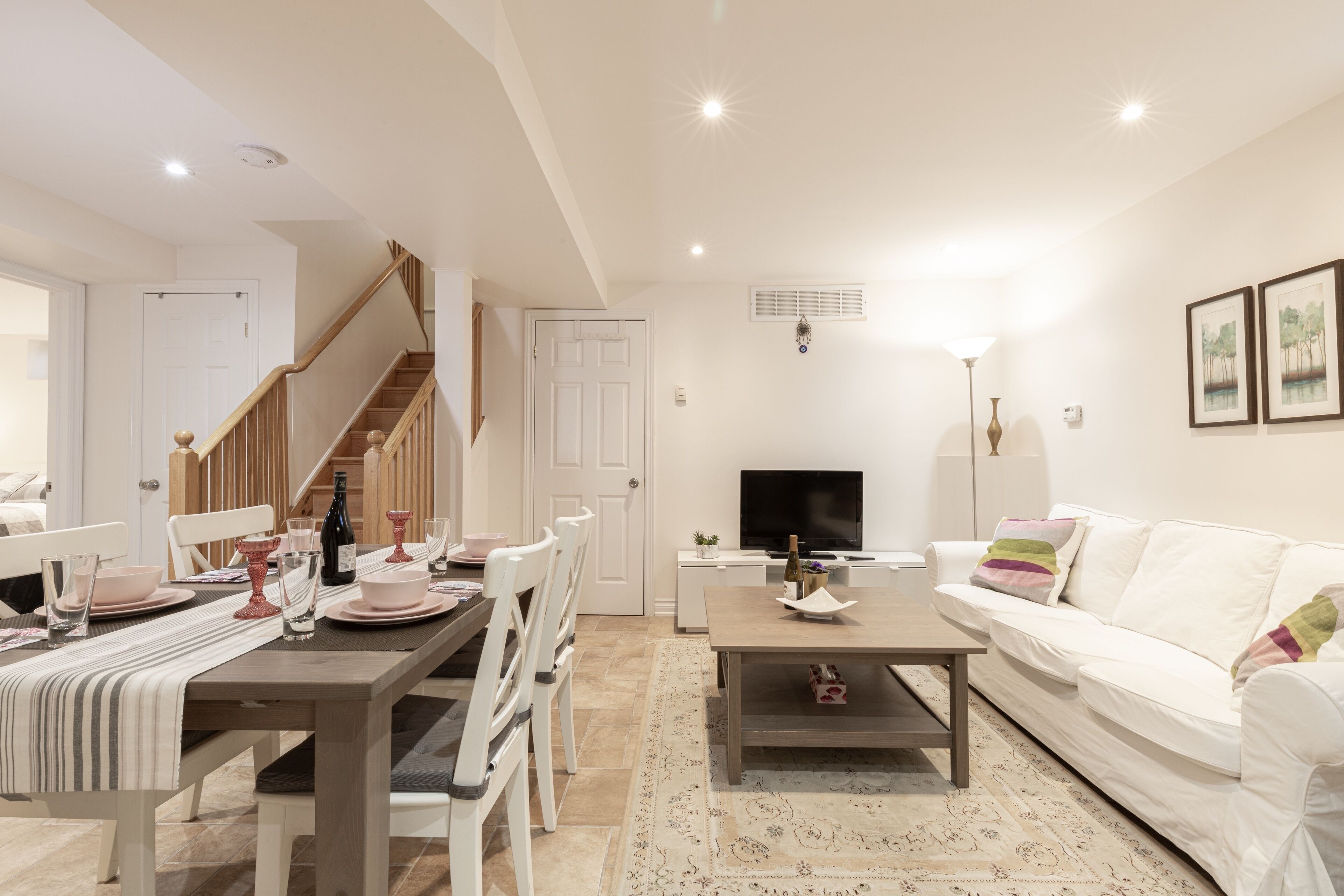 The Artist House in Downtown Richmond Hill [2bdrm|1 bath]