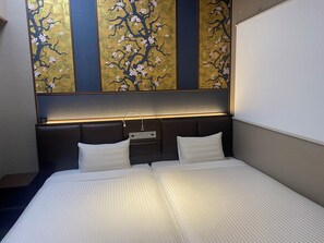 Deluxe Twin Room | Desk, iron/ironing board, free WiFi - Hotel Halrotto Fukuoka Hakata (Fukuoka)