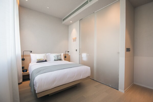 Individually decorated, free WiFi, bed sheets