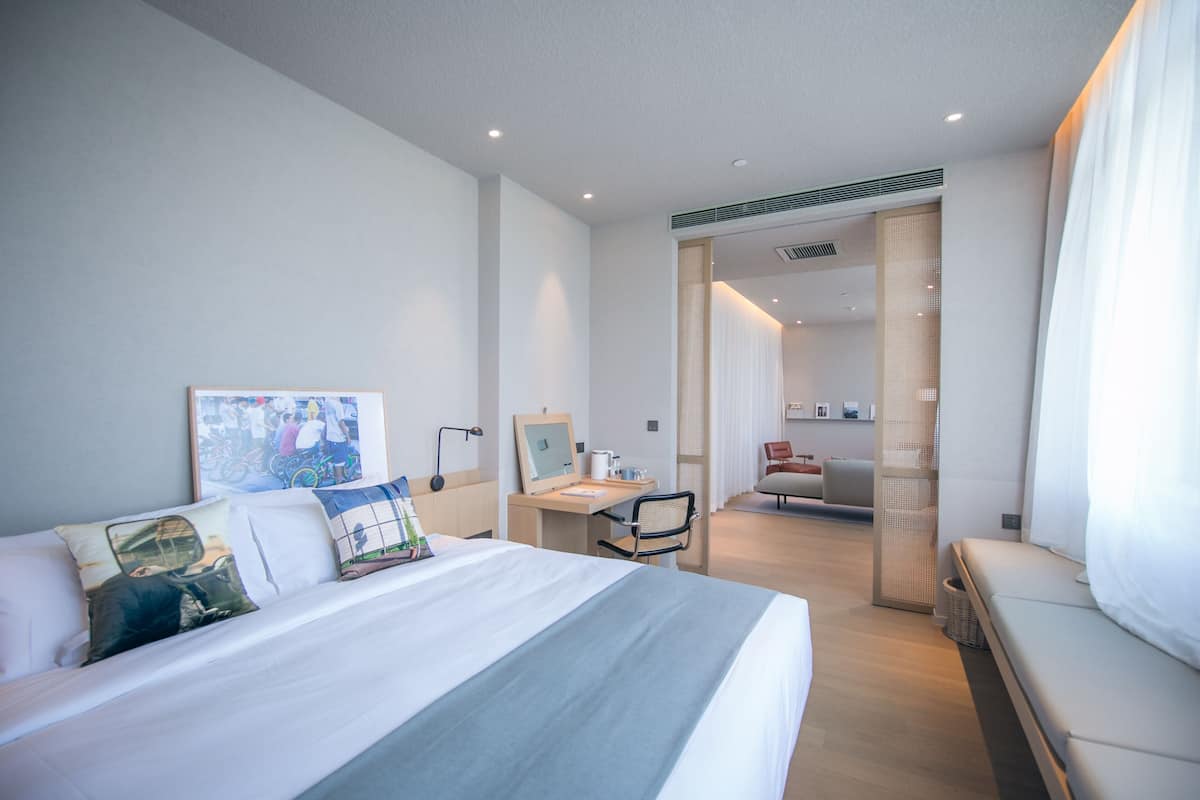 Decoración personalizada, wifi gratis y ropa de cama