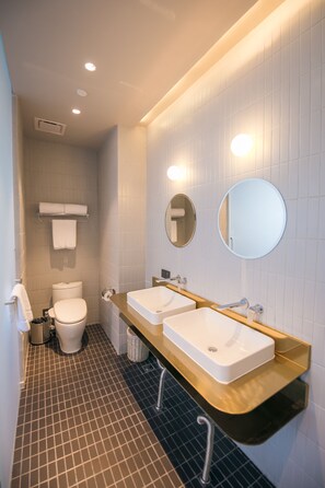 Grand Double Room | Bathroom