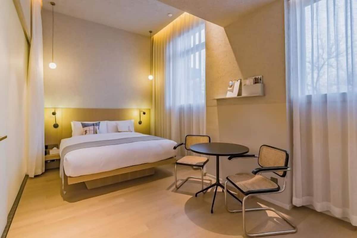 1 bedroom, individually decorated, free WiFi, bed sheets