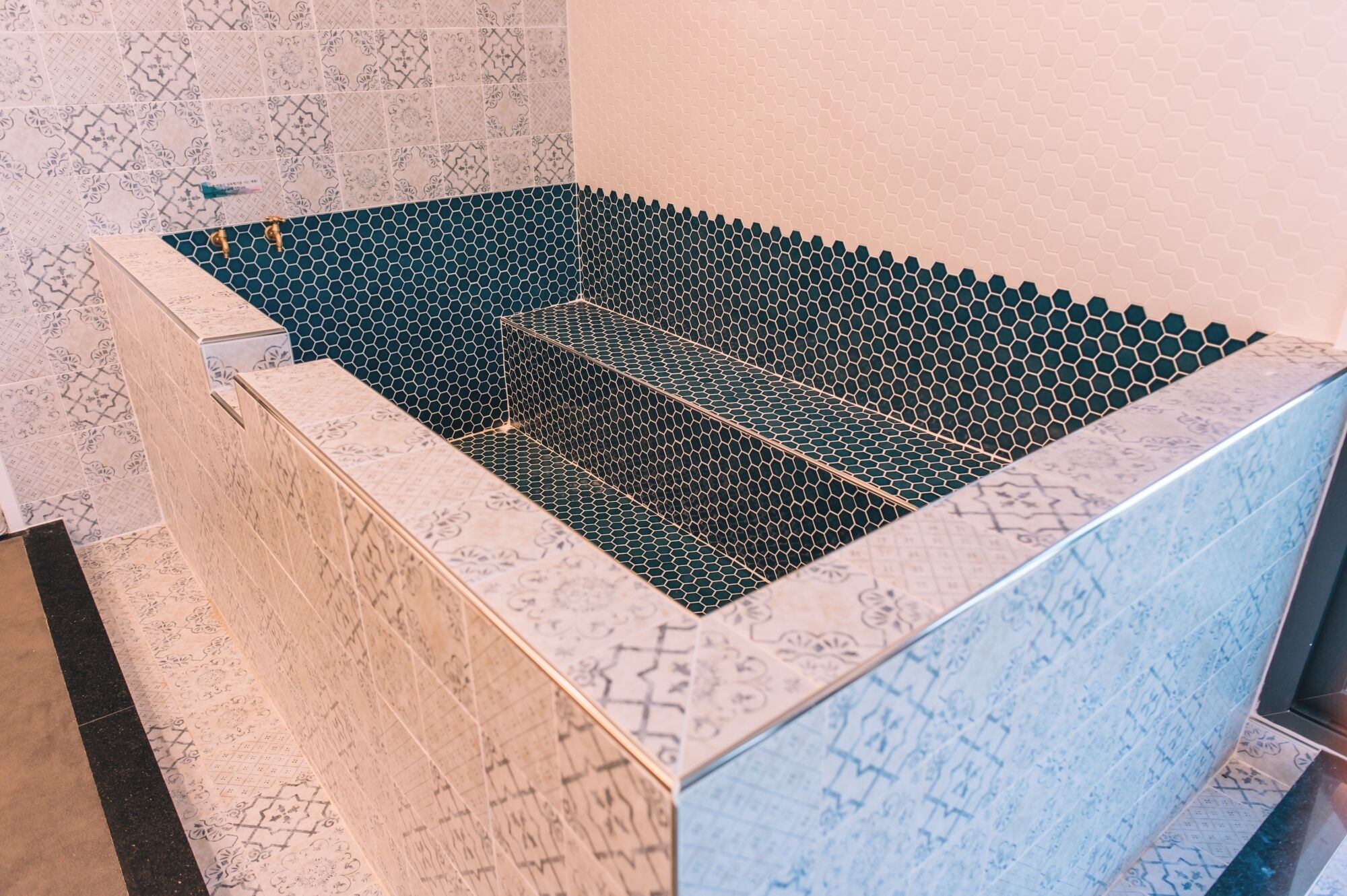 1 bedroom, blackout curtains, free wifi, bed sheets